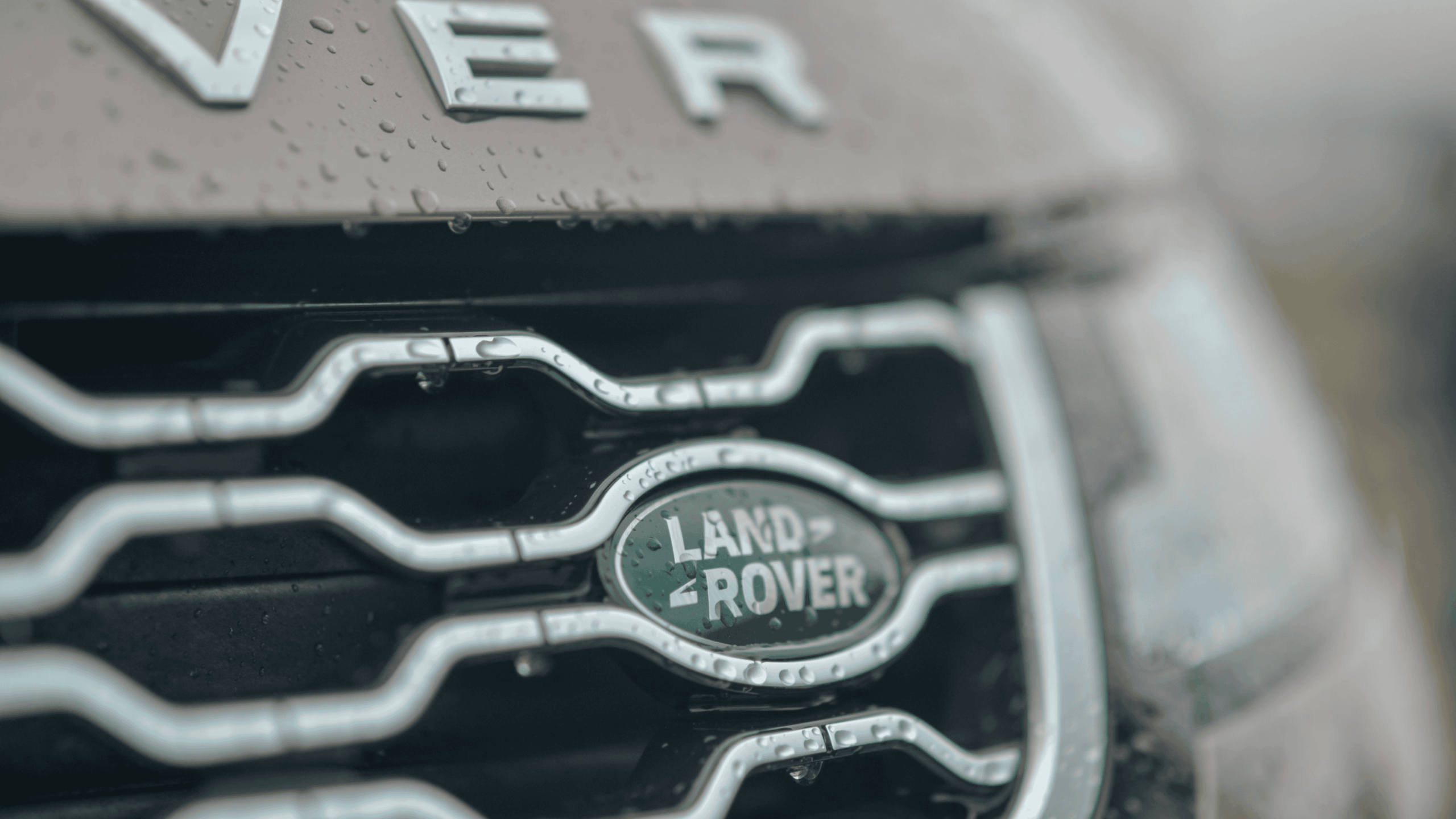Ataque cibernético causa prejuízo bilionário à Jaguar Land Rover